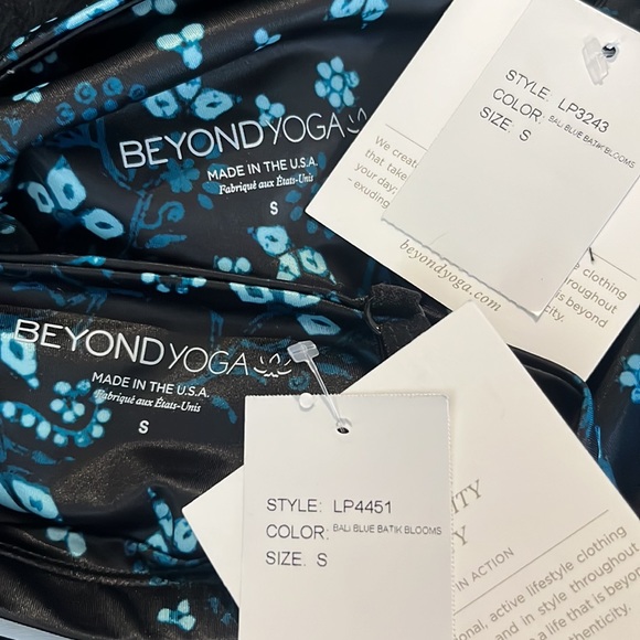 Beyond Yoga Lux High Waisted Leggings & Criss Cross Cropped Tank SMALL - Picture 13 of 16